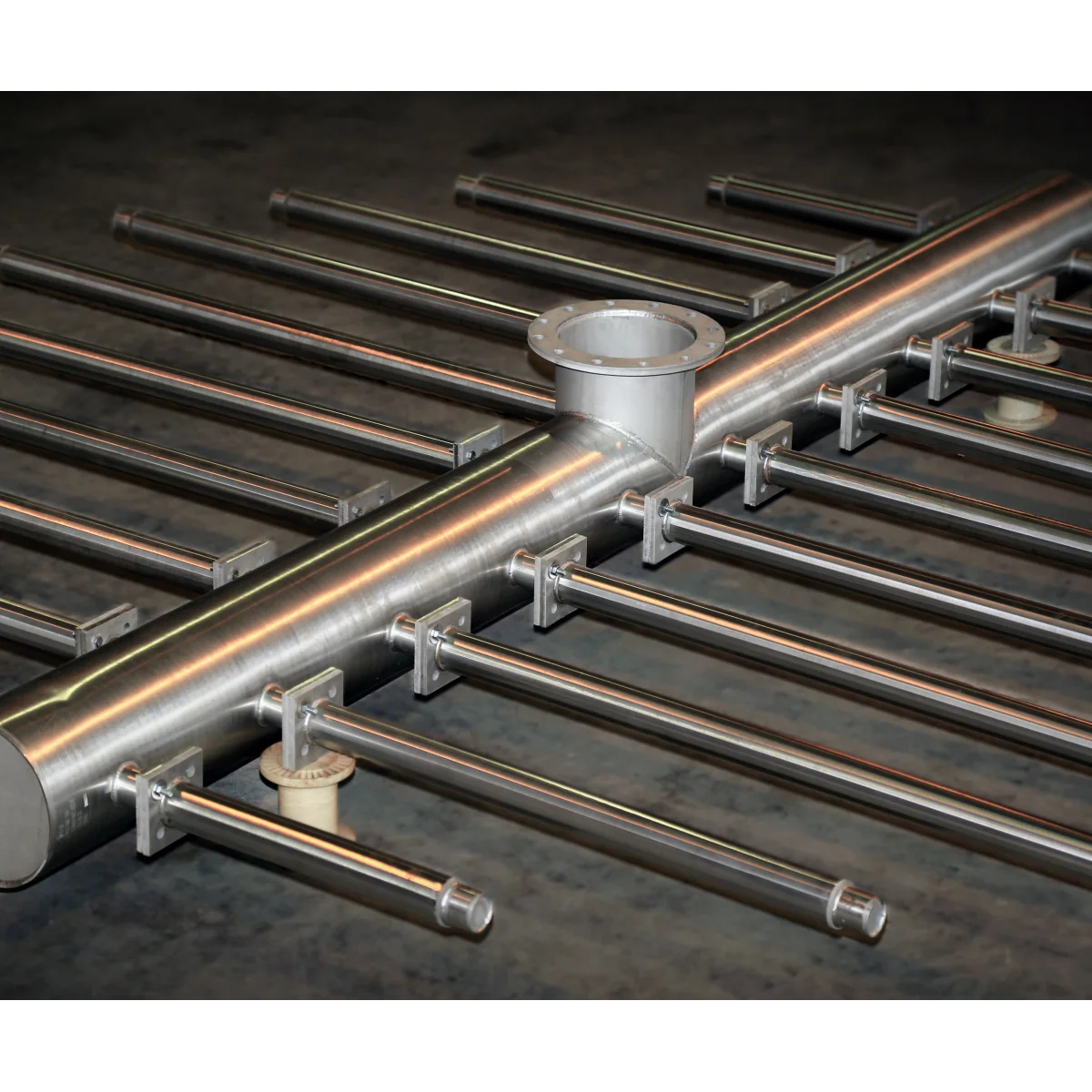 Ladder Pipe Distributor - Image 01 ladder pipe distributor component for tray tower liquid distributor column internals system